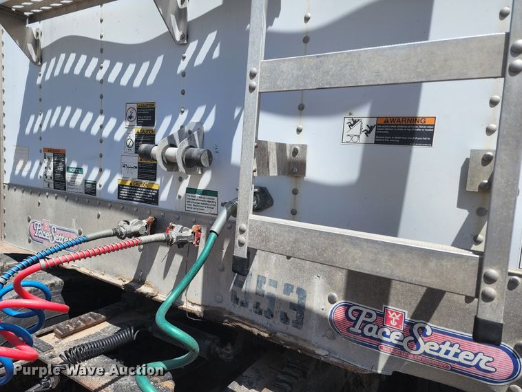 image for item KC9467 2008 Wilson DWH-550 Pace Setter  grain trailer