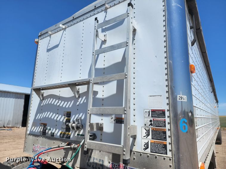image for item KC9467 2008 Wilson DWH-550 Pace Setter  grain trailer