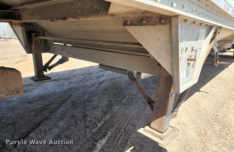 image for item KC9467 2008 Wilson DWH-550 Pace Setter  grain trailer