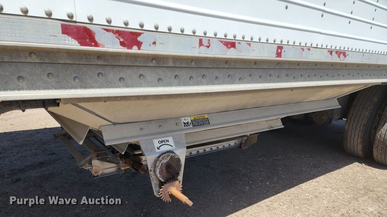image for item KC9467 2008 Wilson DWH-550 Pace Setter  grain trailer
