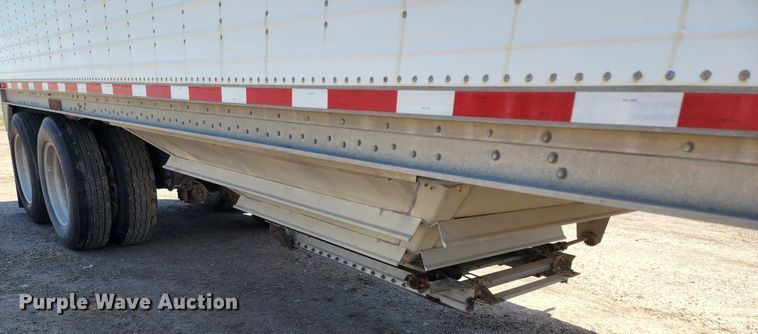 image for item KC9467 2008 Wilson DWH-550 Pace Setter  grain trailer