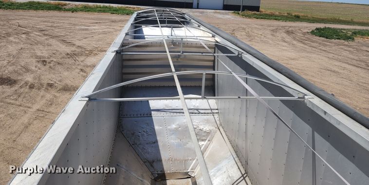 image for item KC9467 2008 Wilson DWH-550 Pace Setter  grain trailer