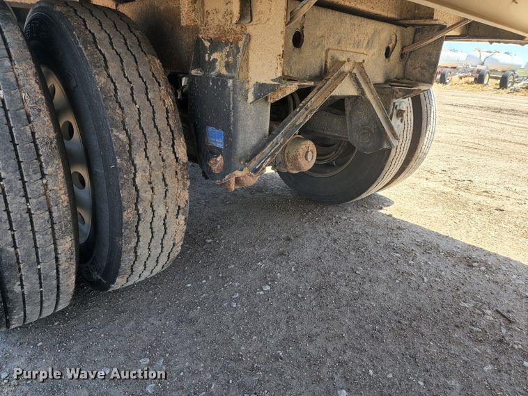 image for item KC9467 2008 Wilson DWH-550 Pace Setter  grain trailer