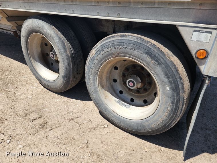 image for item KC9467 2008 Wilson DWH-550 Pace Setter  grain trailer