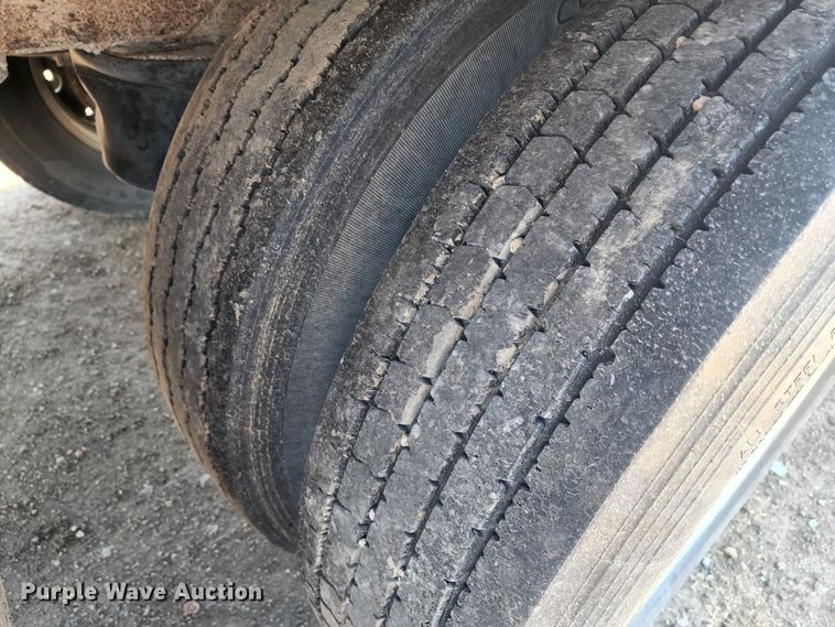 image for item KC9467 2008 Wilson DWH-550 Pace Setter  grain trailer