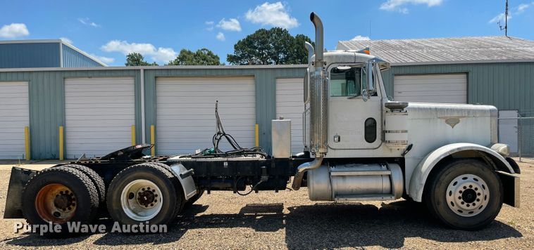 image for item KJ9793 1998 Peterbilt 379  semi truck