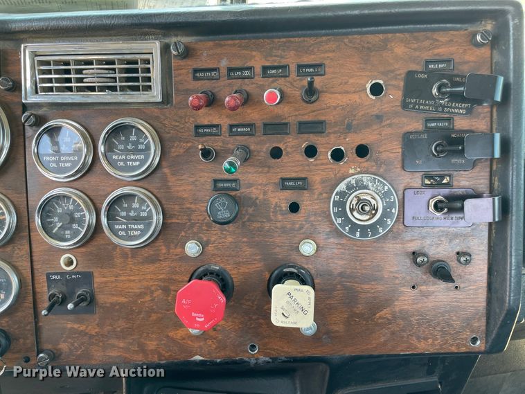 image for item KJ9793 1998 Peterbilt 379  semi truck