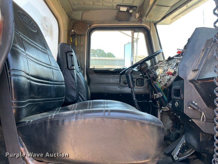 image for item KJ9793 1998 Peterbilt 379  semi truck