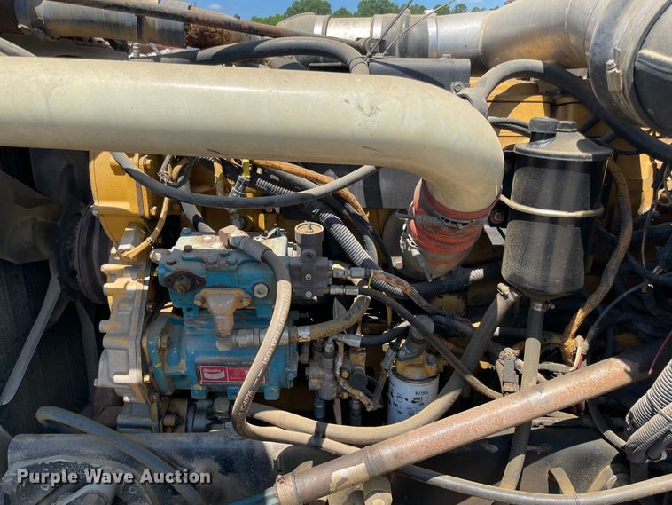 image for item KJ9793 1998 Peterbilt 379  semi truck