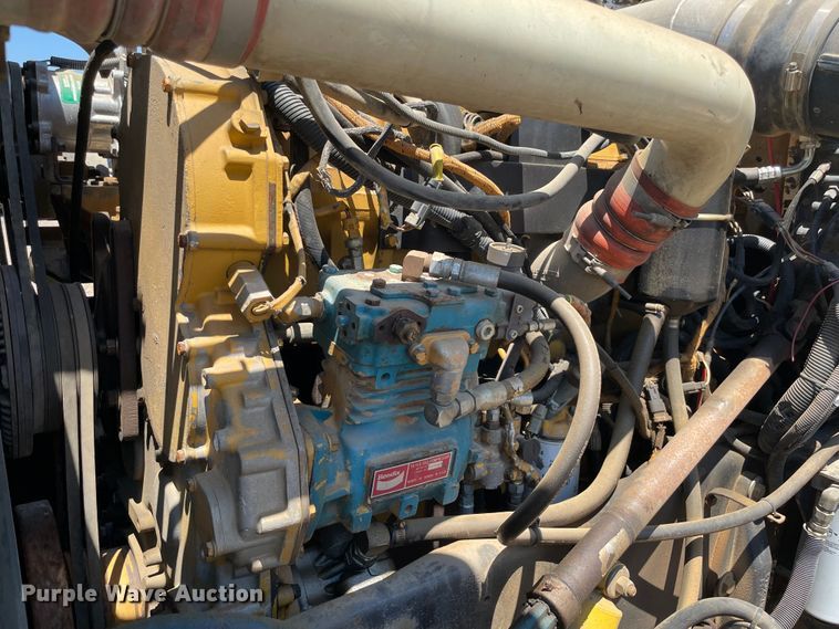 image for item KJ9793 1998 Peterbilt 379  semi truck