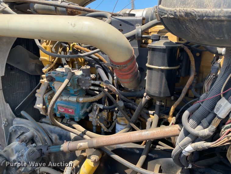 image for item KJ9793 1998 Peterbilt 379  semi truck