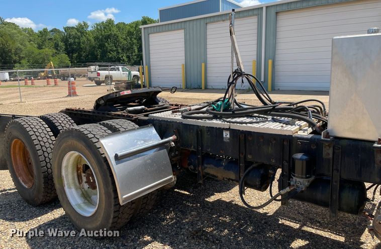 image for item KJ9793 1998 Peterbilt 379  semi truck