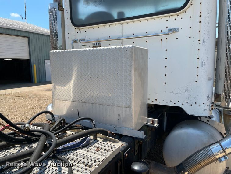 image for item KJ9793 1998 Peterbilt 379  semi truck