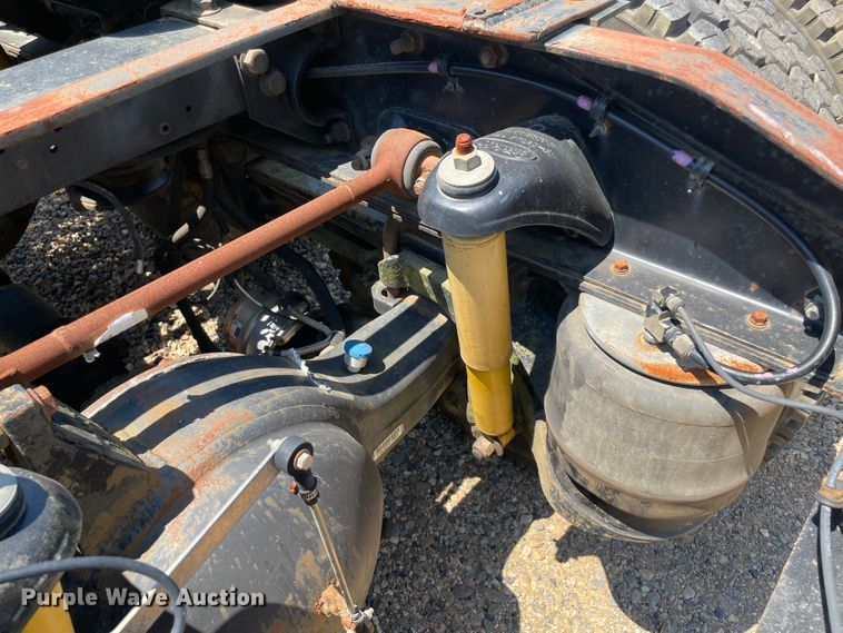 image for item KJ9793 1998 Peterbilt 379  semi truck