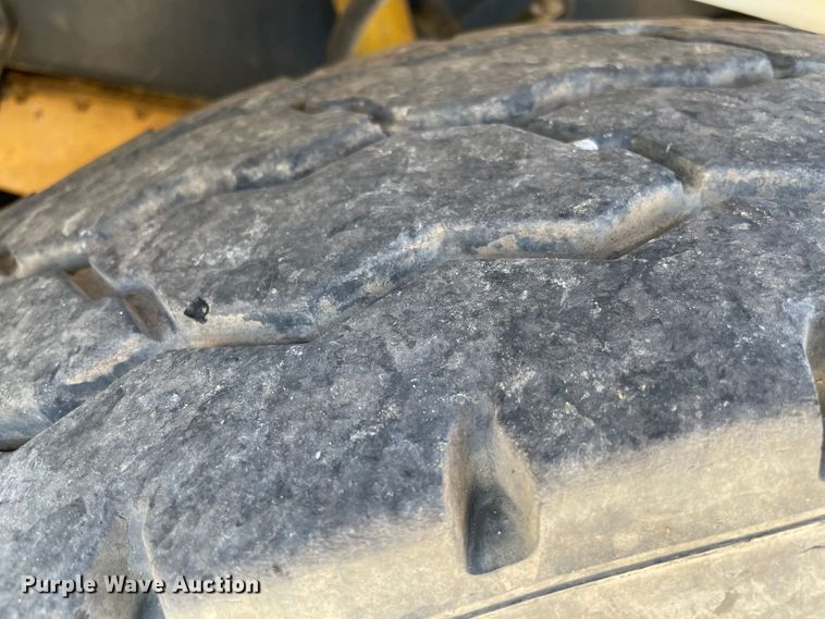 image for item KJ9793 1998 Peterbilt 379  semi truck