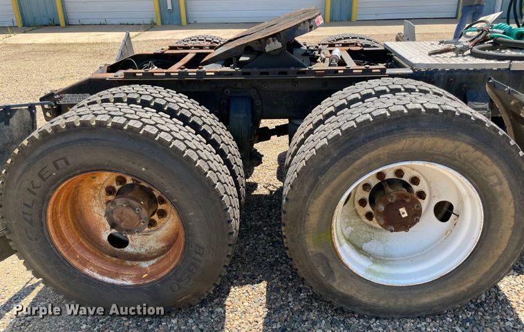 image for item KJ9793 1998 Peterbilt 379  semi truck