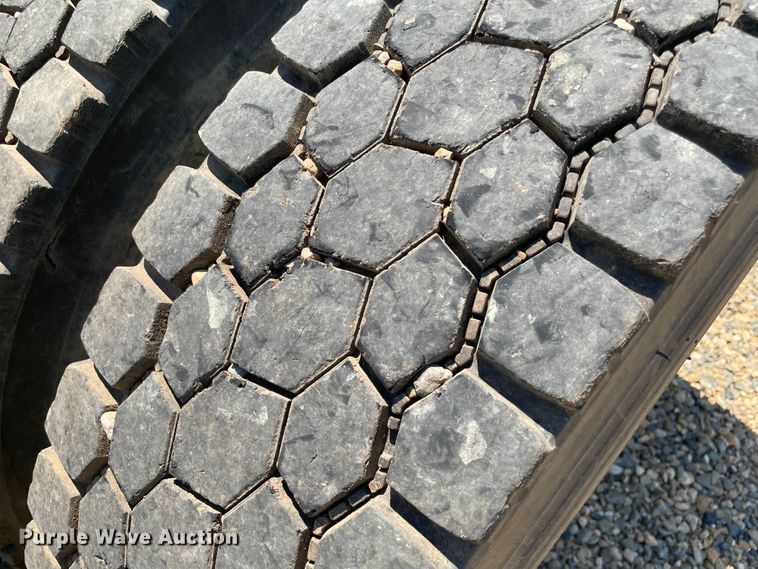 image for item KJ9793 1998 Peterbilt 379  semi truck