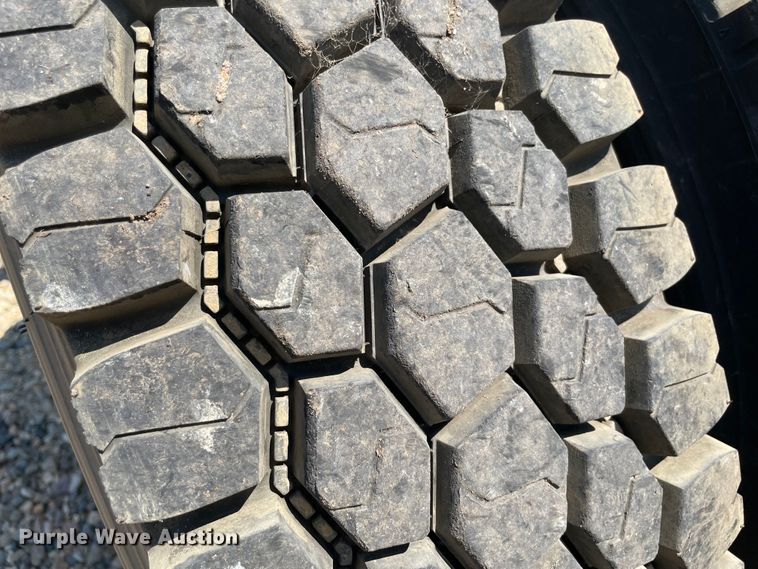 image for item KJ9793 1998 Peterbilt 379  semi truck