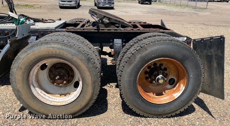 image for item KJ9793 1998 Peterbilt 379  semi truck