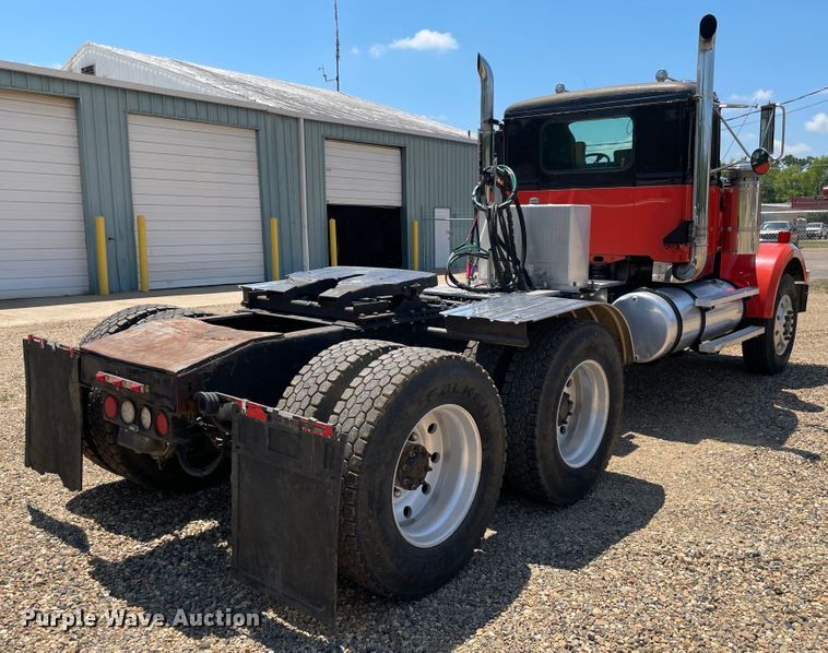 image for item KJ9794 1997 Western Star 4964F  semi truck