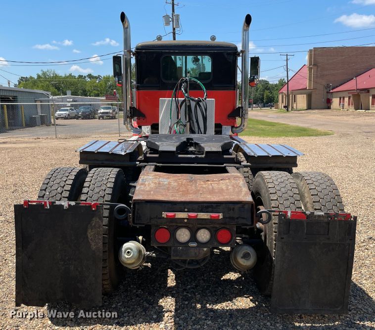 image for item KJ9794 1997 Western Star 4964F  semi truck