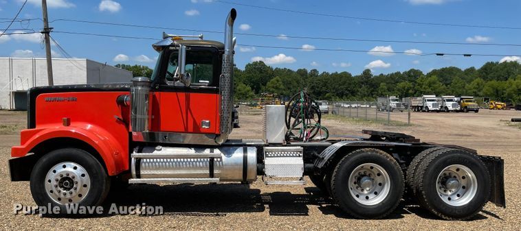 image for item KJ9794 1997 Western Star 4964F  semi truck