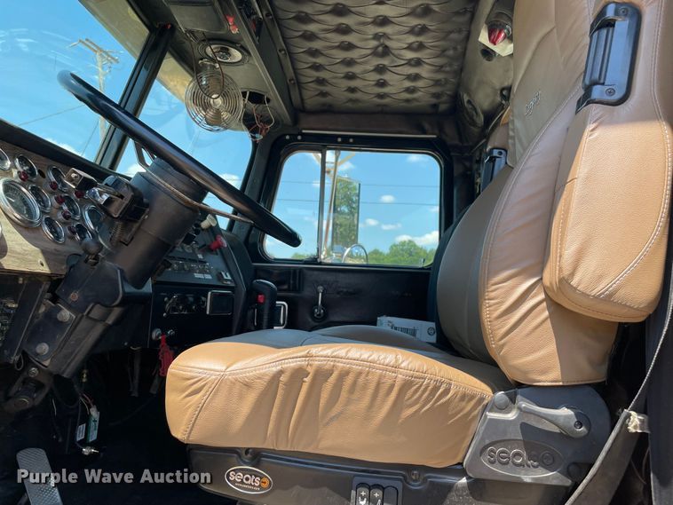 image for item KJ9794 1997 Western Star 4964F  semi truck