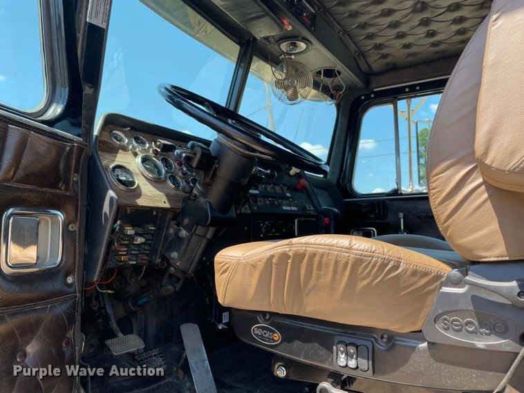 image for item KJ9794 1997 Western Star 4964F  semi truck