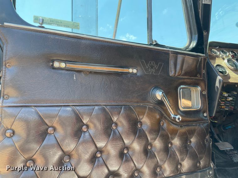 image for item KJ9794 1997 Western Star 4964F  semi truck