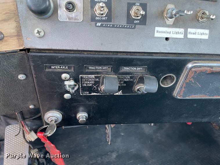 image for item KJ9794 1997 Western Star 4964F  semi truck