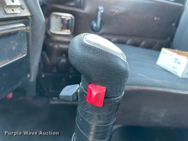 image for item KJ9794 1997 Western Star 4964F  semi truck