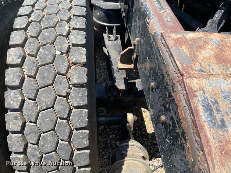 image for item KJ9794 1997 Western Star 4964F  semi truck