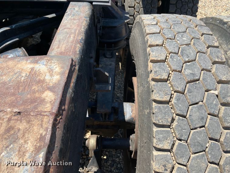 image for item KJ9794 1997 Western Star 4964F  semi truck