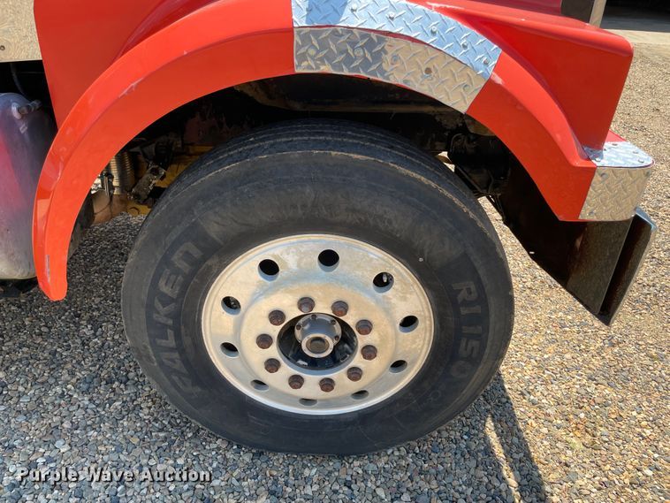 image for item KJ9794 1997 Western Star 4964F  semi truck