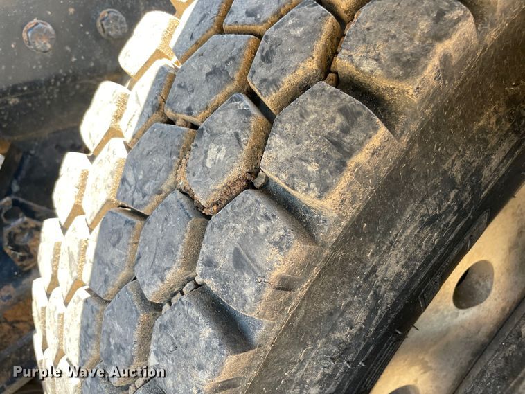 image for item KJ9794 1997 Western Star 4964F  semi truck