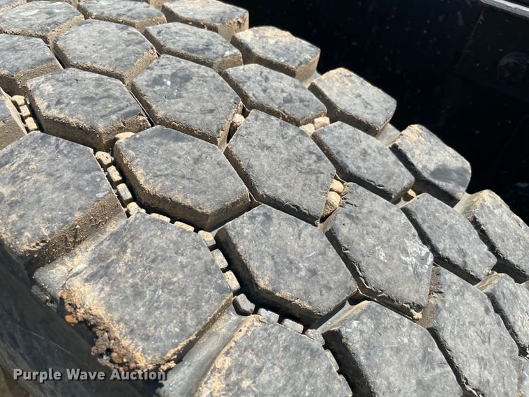 image for item KJ9794 1997 Western Star 4964F  semi truck