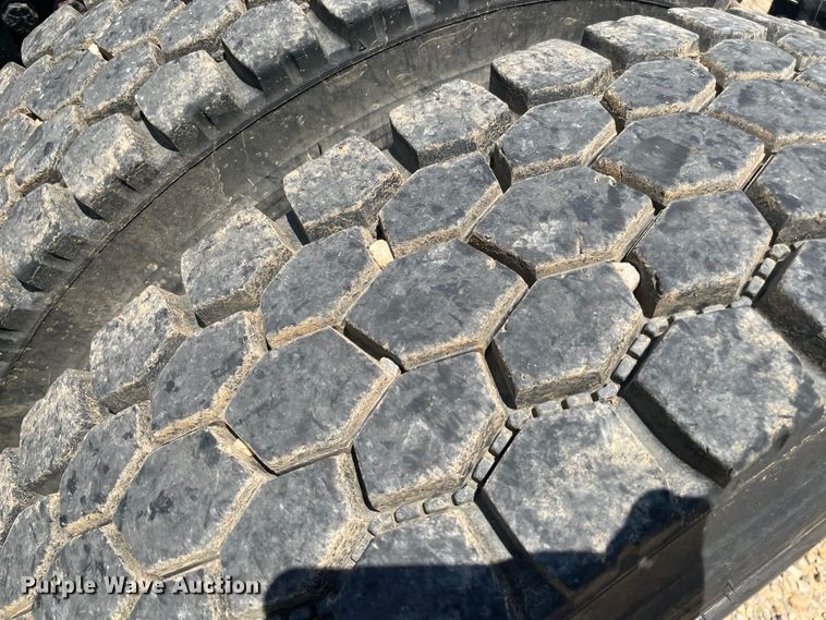 image for item KJ9794 1997 Western Star 4964F  semi truck