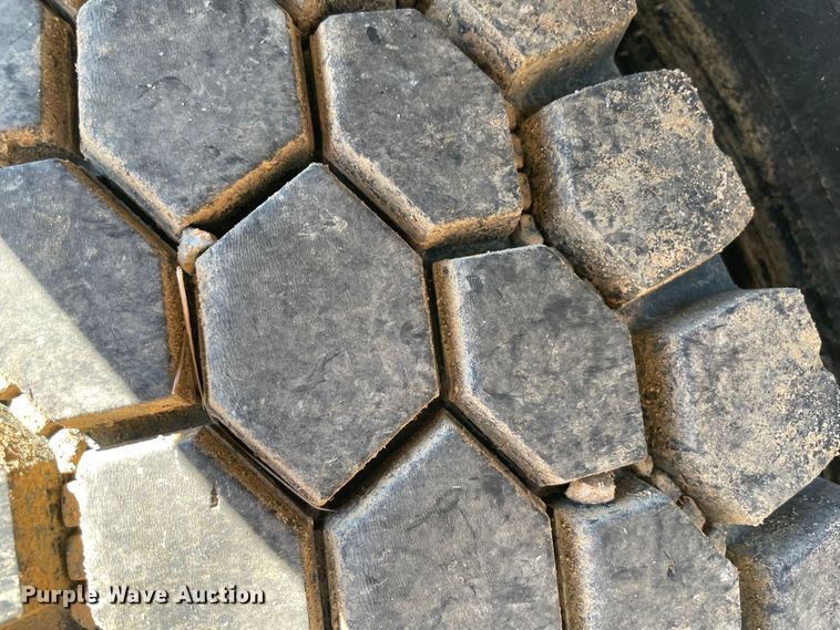 image for item KJ9794 1997 Western Star 4964F  semi truck