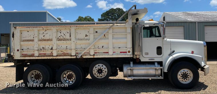 image for item KJ9796 2001 Freightliner FLD  dump truck