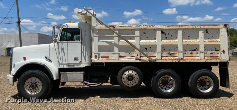 image for item KJ9796 2001 Freightliner FLD  dump truck