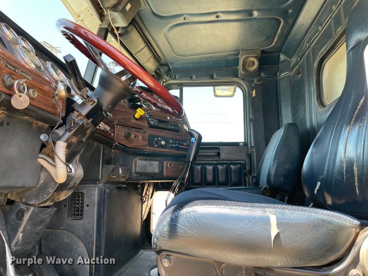 image for item KJ9796 2001 Freightliner FLD  dump truck