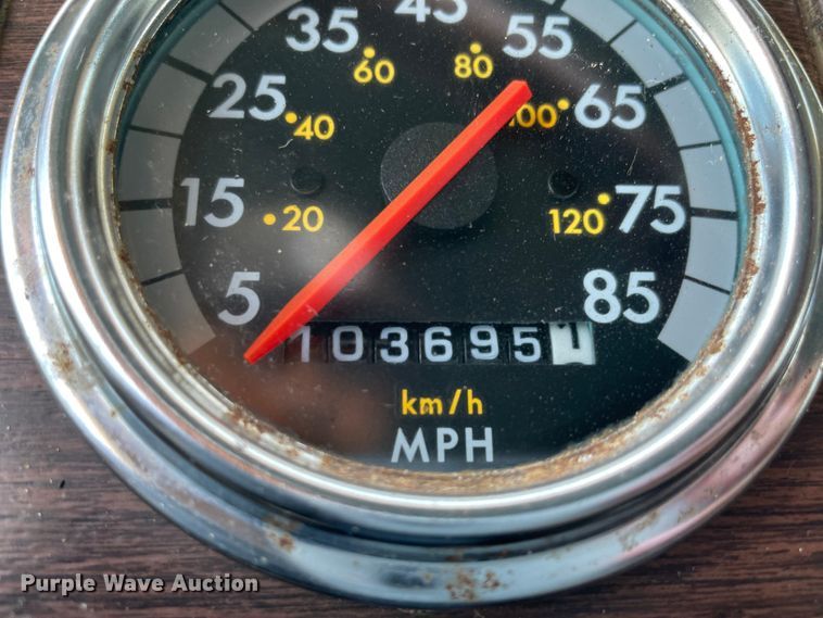 image for item KJ9796 2001 Freightliner FLD  dump truck