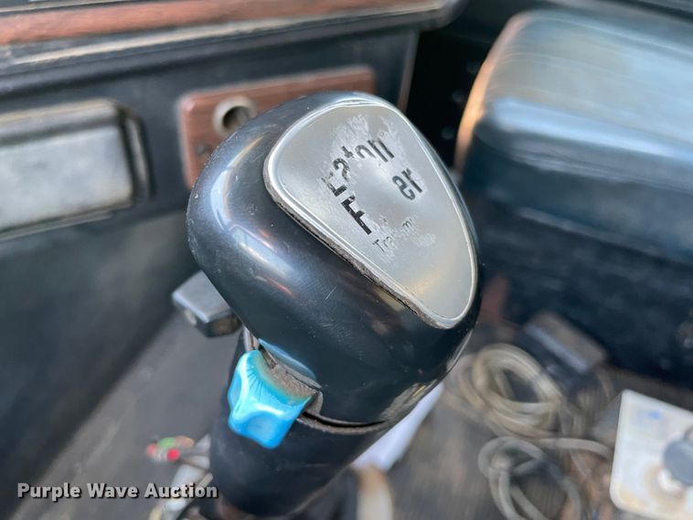 image for item KJ9796 2001 Freightliner FLD  dump truck