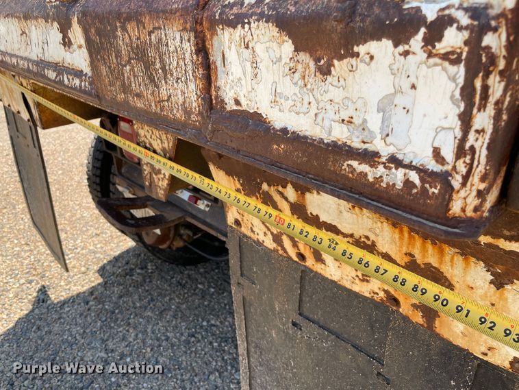 image for item KJ9796 2001 Freightliner FLD  dump truck