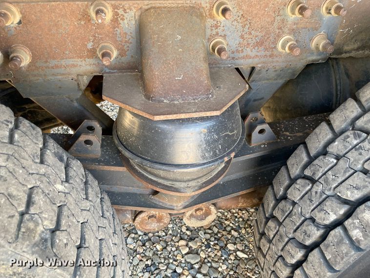 image for item KJ9796 2001 Freightliner FLD  dump truck