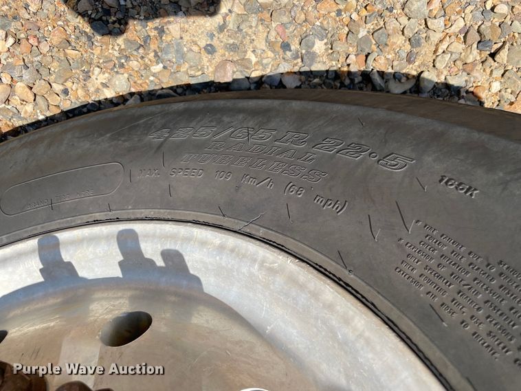 image for item KJ9796 2001 Freightliner FLD  dump truck