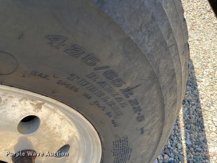 image for item KJ9796 2001 Freightliner FLD  dump truck