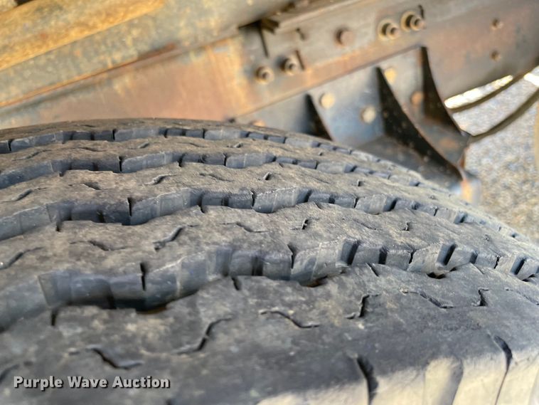 image for item KJ9796 2001 Freightliner FLD  dump truck