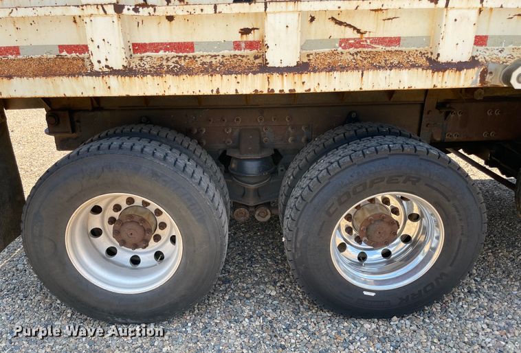 image for item KJ9796 2001 Freightliner FLD  dump truck