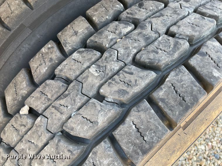 image for item KJ9796 2001 Freightliner FLD  dump truck